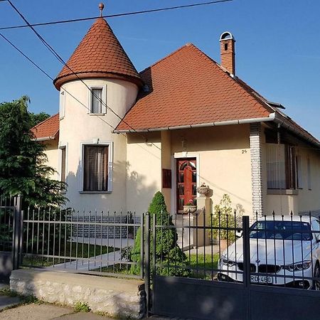 Villa Maria Apartman Miskolc Exterior foto